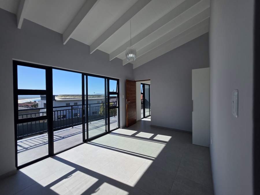3 Bedroom Property for Sale in Wavecrest Eastern Cape